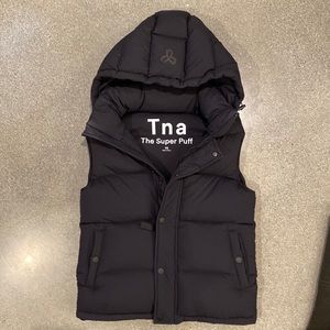 TNA Super Puff black vest XS like new!